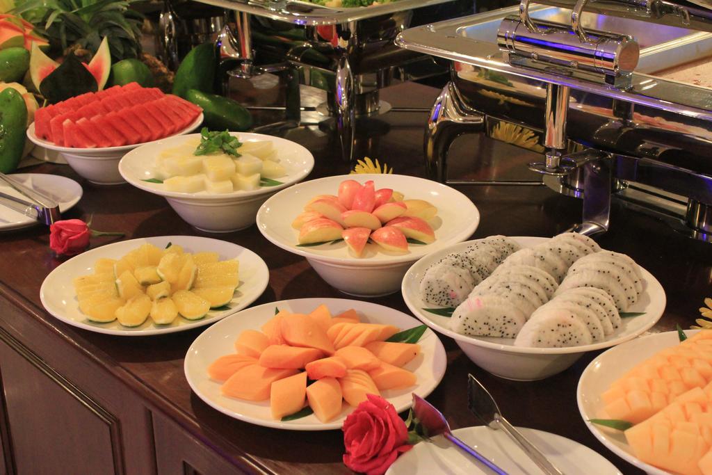 Cardamom Hotel & Apartment Phnom Penh Esterno foto