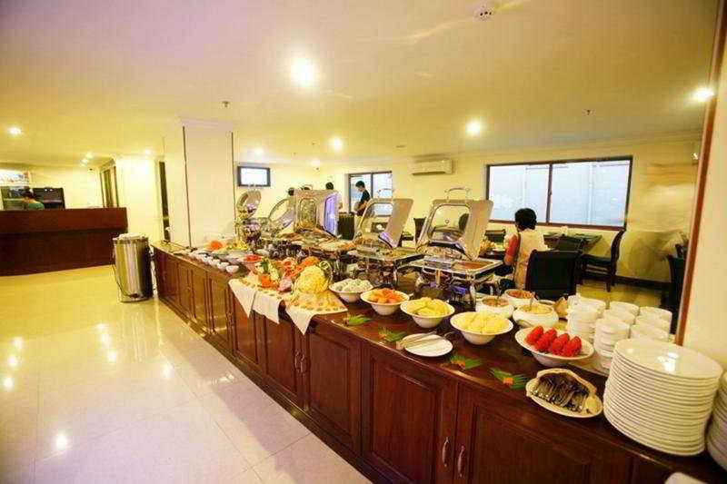Cardamom Hotel & Apartment Phnom Penh Esterno foto