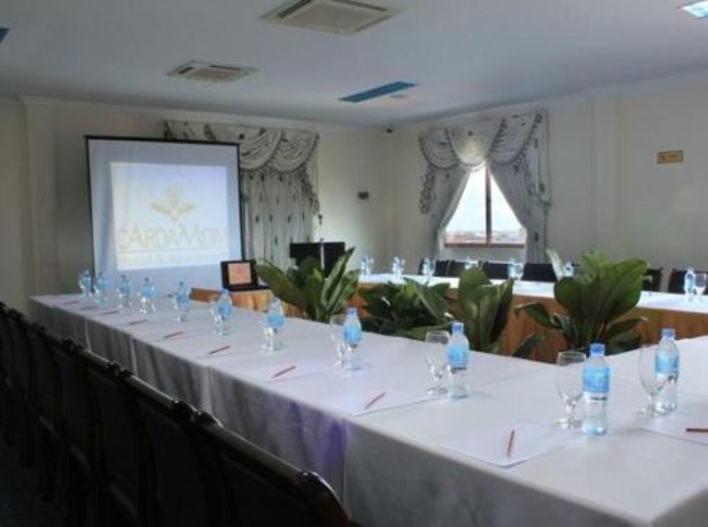 Cardamom Hotel & Apartment Phnom Penh Esterno foto